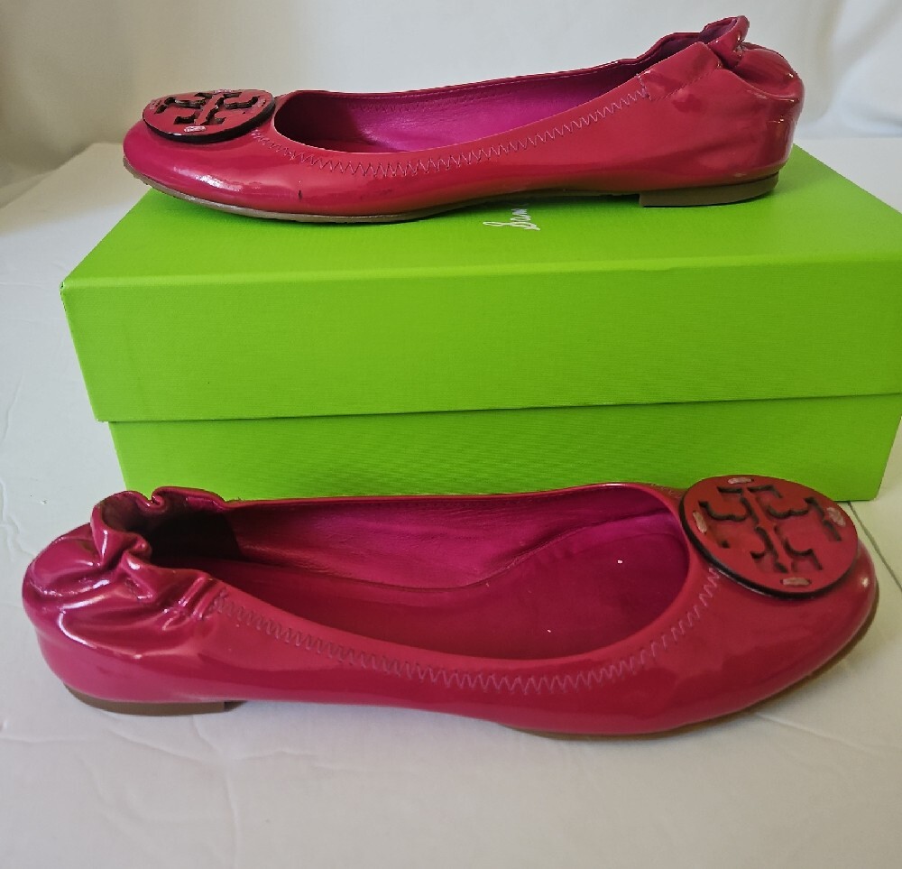 Patent Leather Women's Ballet Flats in Fuchsia, 7.5 - Picture 3 of 10